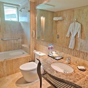 Junior King Suite